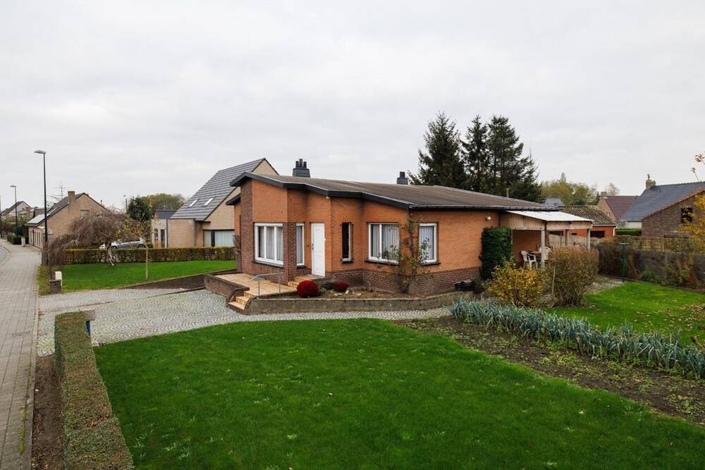 Huis te  koop in Sint-Jan-in-Eremo 9982 290000.00€ 3 slaapkamers 151.00m² - Zoekertje 390241