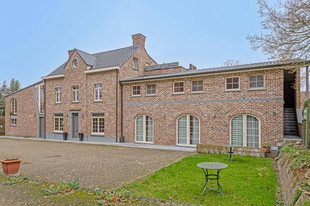 Huis te koop in Sint-Lievens-Houtem 9520 1690000.00€ 10 slaapkamers 801.00m² - Zoekertje 390350