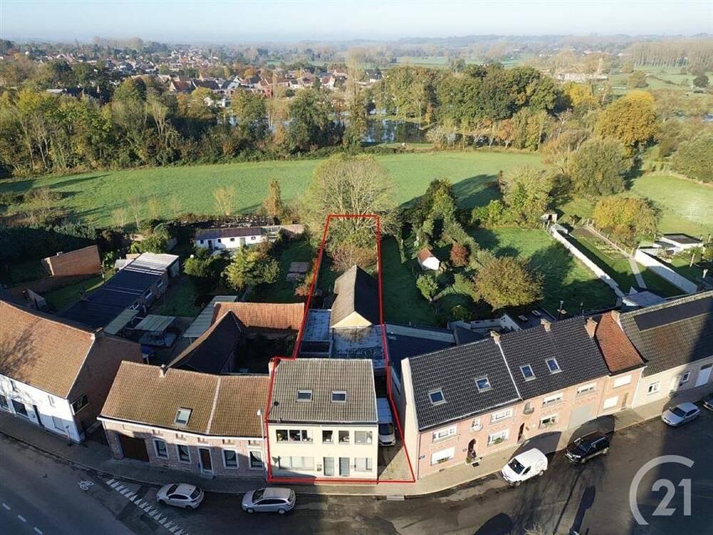 Appartementsgebouw te  koop in Viane 9500 548000.00€ 4 slaapkamers 204.00m² - Zoekertje 399697