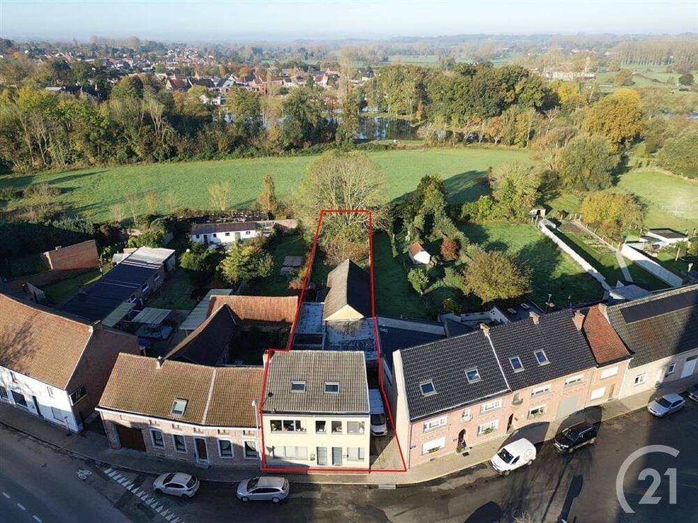 Appartementsgebouw te  koop in Viane 9500 548000.00€ 4 slaapkamers 204.00m² - Zoekertje 399697