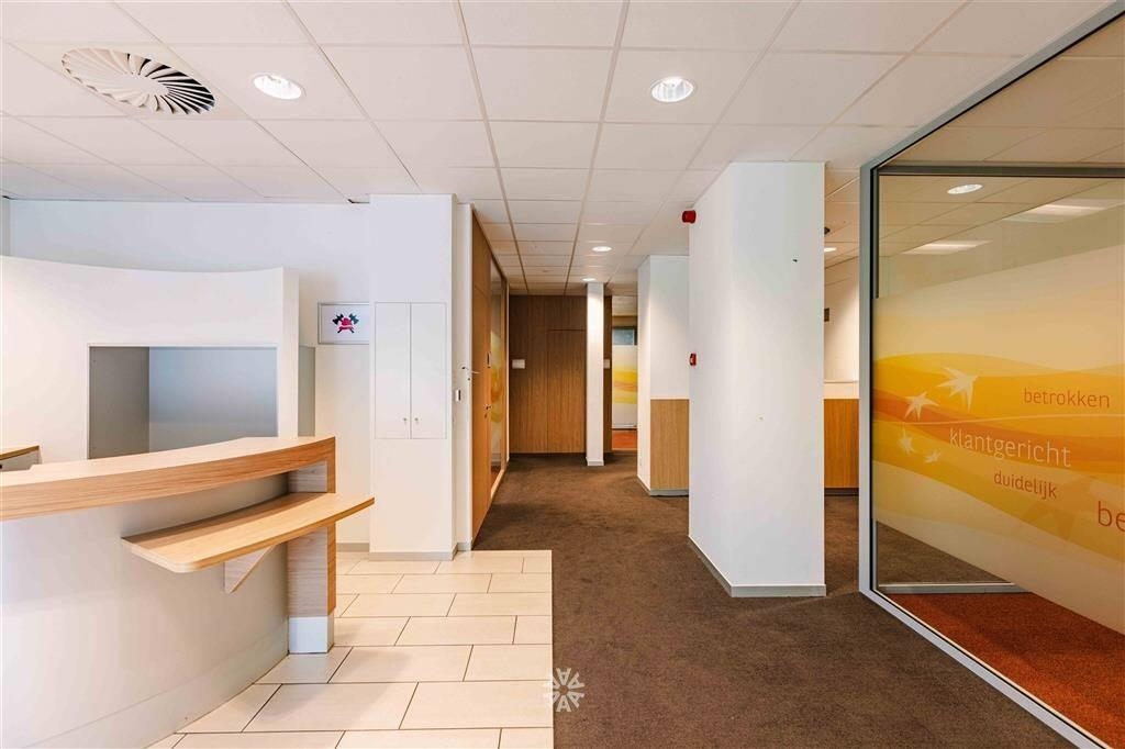 Handelszaak te  koop in Gentbrugge 9050 649000.00€  slaapkamers 319.00m² - Zoekertje 403974