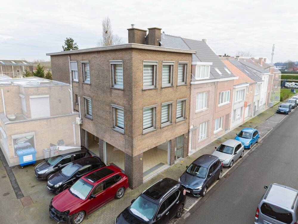 Handelszaak te  koop in Nieuwkerken-Waas 9100 375000.00€ 4 slaapkamers 275.00m² - Zoekertje 410956