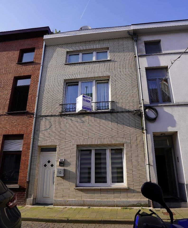Huis te koop in Sint-Amandsberg 9040 335000.00€ 4 slaapkamers 130.00m² - Zoekertje 412746