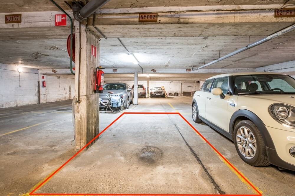 Parking & garage te  koop in Gent 9000 20000.00€ 0 slaapkamers 11.00m² - Zoekertje 413684