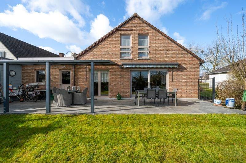 Huis te koop in Erembodegem 9320 425000.00€ 4 slaapkamers 197.00m² - Zoekertje 419222