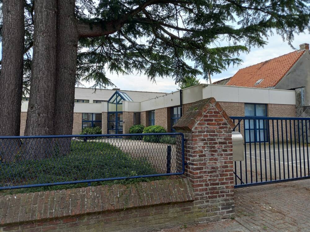 Handelszaak te huur in Sint-Niklaas 9100 26400.00€ slaapkamers 185.00m² - Zoekertje 420104