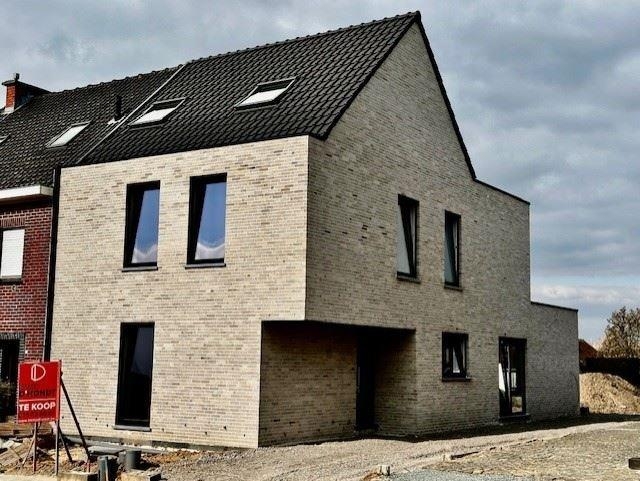 Huis te  koop in Volkegem 9700 525000.00€ 4 slaapkamers m² - Zoekertje 420932