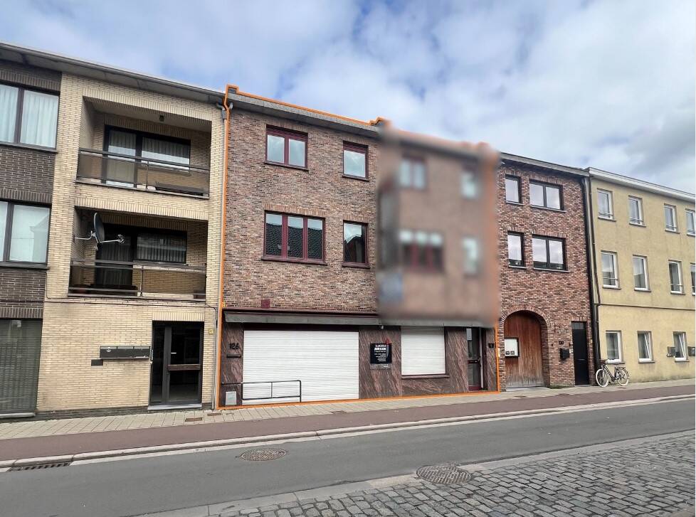 Handelszaak te koop in Sint-Niklaas 9100 295000.00€ slaapkamers 368.00m² - Zoekertje 424075