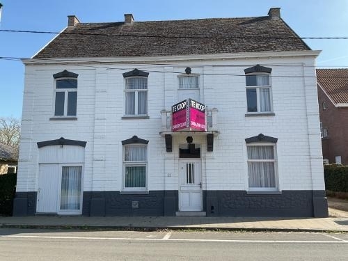Huis te koop in Kaprijke 9970 435000.00€ 7 slaapkamers 302.00m² - Zoekertje 425782
