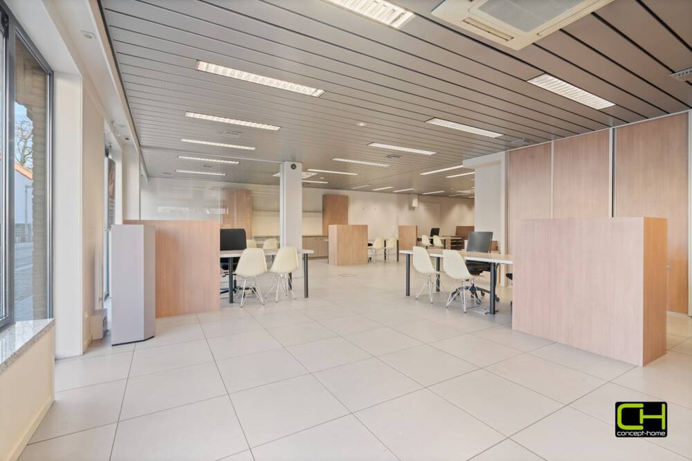 Handelszaak te  koop in Lovendegem 9920 395000.00€  slaapkamers 281.00m² - Zoekertje 429408