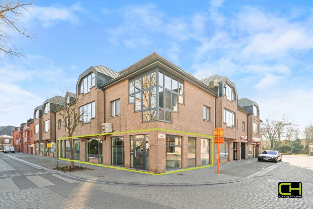 Handelszaak te  koop in Lovendegem 9920 395000.00€  slaapkamers 281.00m² - Zoekertje 429408