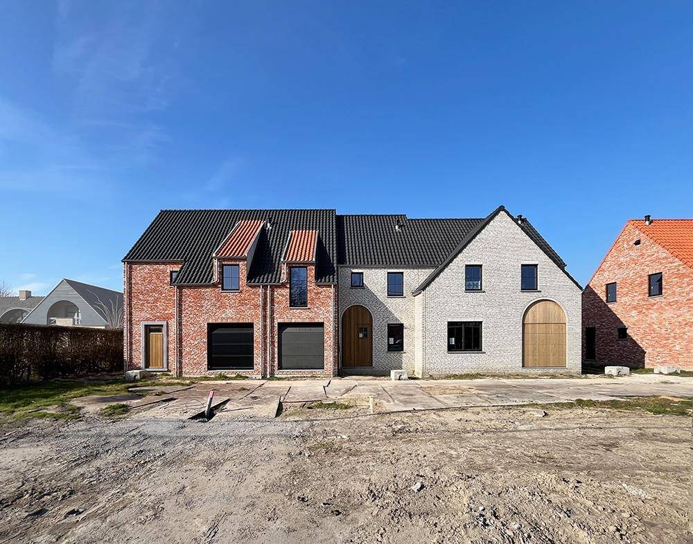 Huis te  koop in Bachte-Maria-Leerne 9800 590000.00€ 4 slaapkamers 221.00m² - Zoekertje 429867