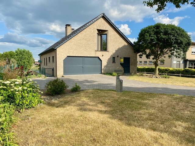 Villa te  huur in Kruishoutem 9770 4000.00€ 5 slaapkamers 1.00m² - Zoekertje 431467