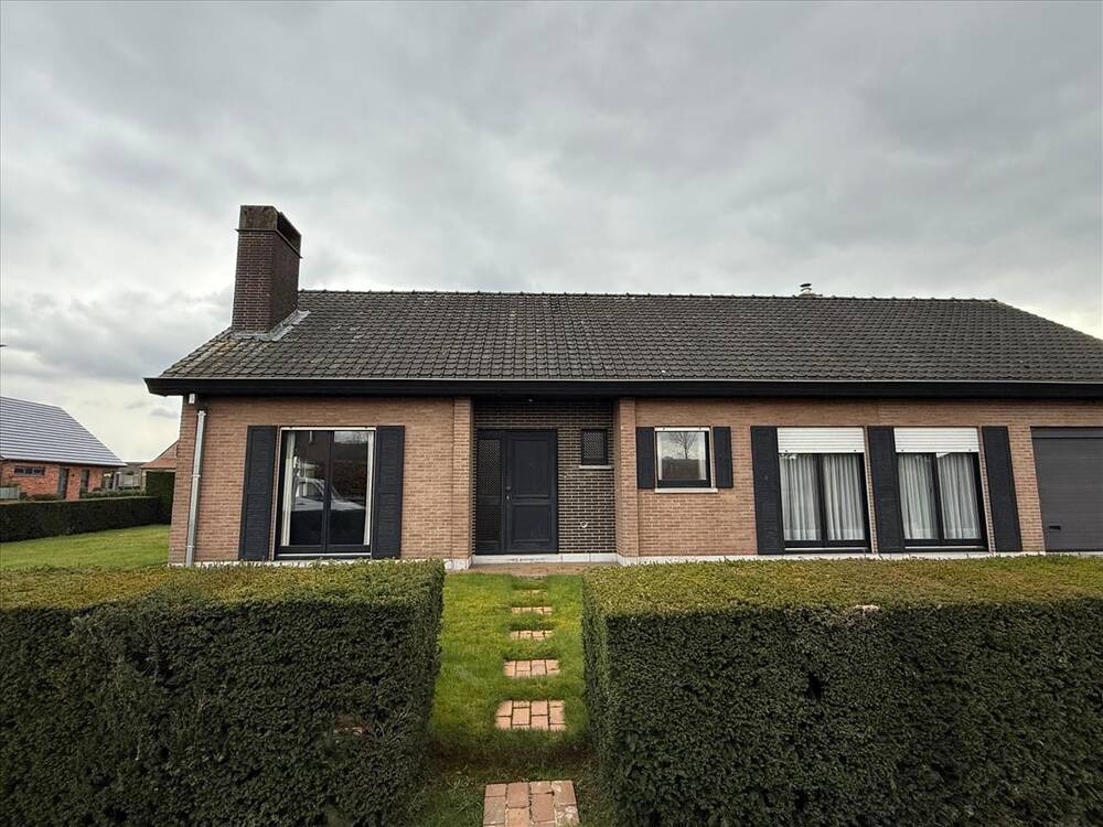 Bungalow te  koop in Ronse 9600 290000.00€ 3 slaapkamers m² - Zoekertje 435516