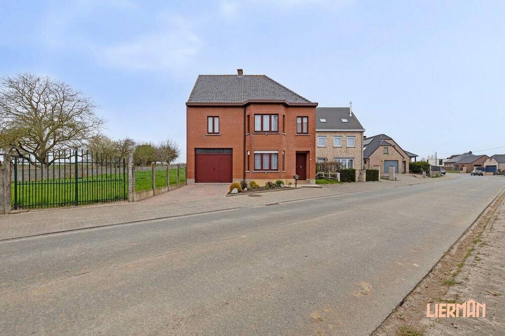 Huis te koop in Erpe-Mere 9420 345000.00€ 3 slaapkamers 231.00m² - Zoekertje 437044