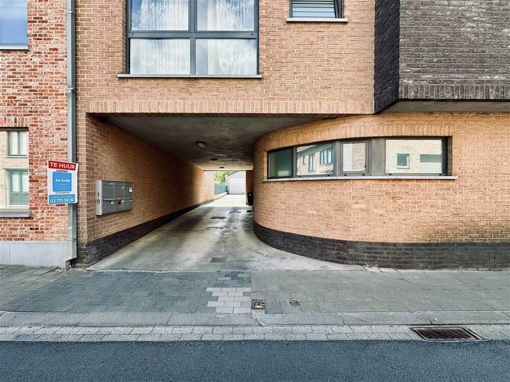 Parking & garage te  huur in Vrasene 9120 55.00€  slaapkamers m² - Zoekertje 437079
