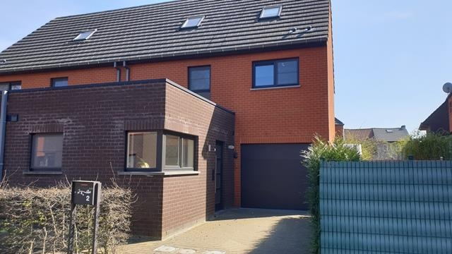 Huis te  huur in Zele 9240 1050.00€ 4 slaapkamers 125.00m² - Zoekertje 438226