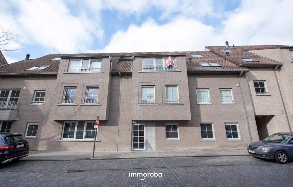 Duplex te  huur in Machelen 9870 870.00€ 4 slaapkamers 156.00m² - Zoekertje 437941