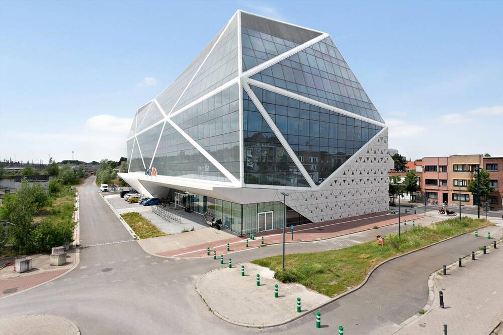 Handelszaak te huur in Gent 9000 40710.00€ slaapkamers 2714.00m² - Zoekertje 438008
