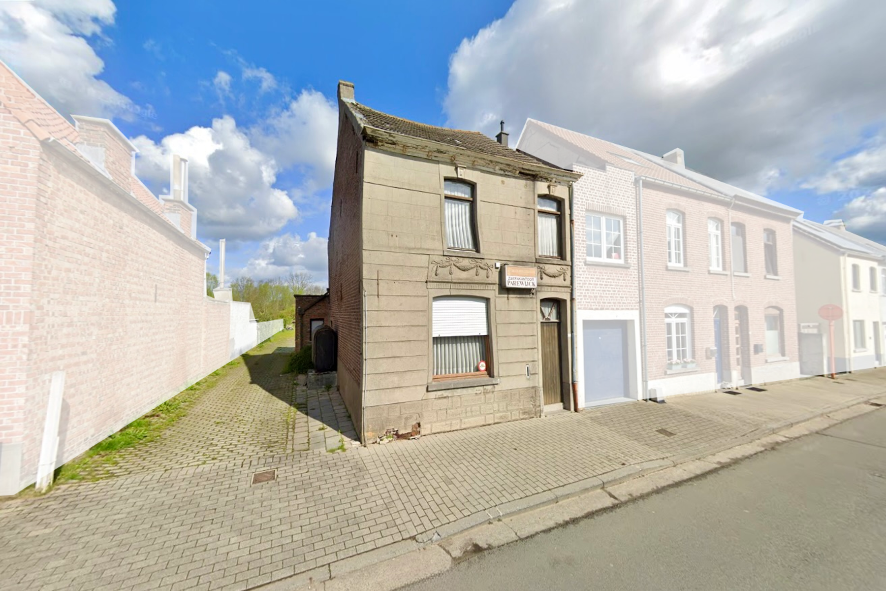 Huis te koop in Erpe-Mere 9420 249000.00€ 3 slaapkamers 215.00m² - Zoekertje 437989