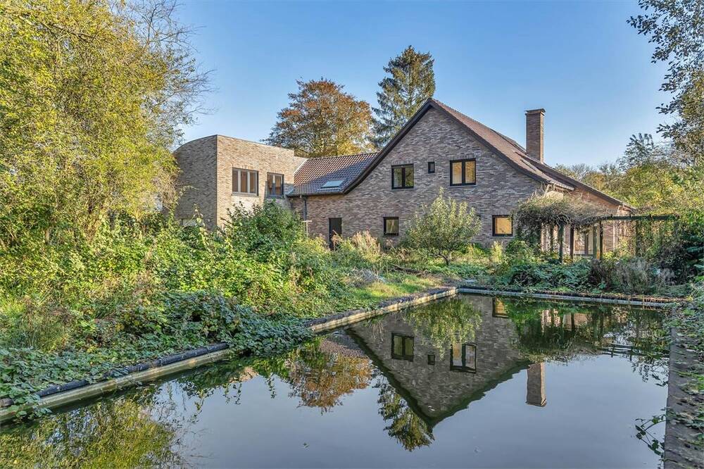 Huis te koop in Sint-Martens-Latem 9830 1995000.00€ 5 slaapkamers 528.00m² - Zoekertje 437696