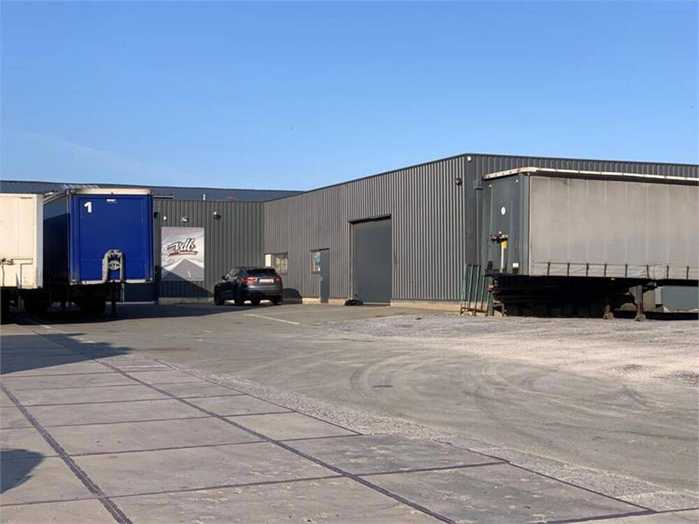 Handelszaak te  huur in Westrem 9230 1500.00€  slaapkamers 300.00m² - Zoekertje 439053