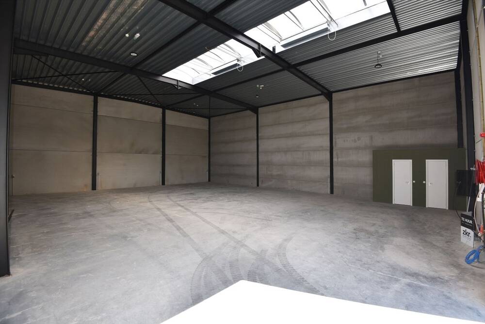 Handelszaak te huur in Eeklo 9900 1200.00€ slaapkamers 267.00m² - Zoekertje 440751