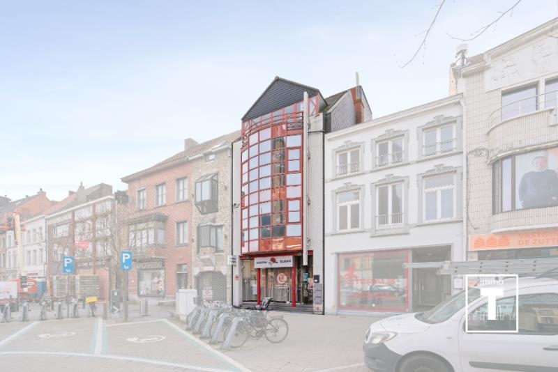 Huis te  koop in Eeklo 9900 590000.00€ 5 slaapkamers 328.00m² - Zoekertje 441386