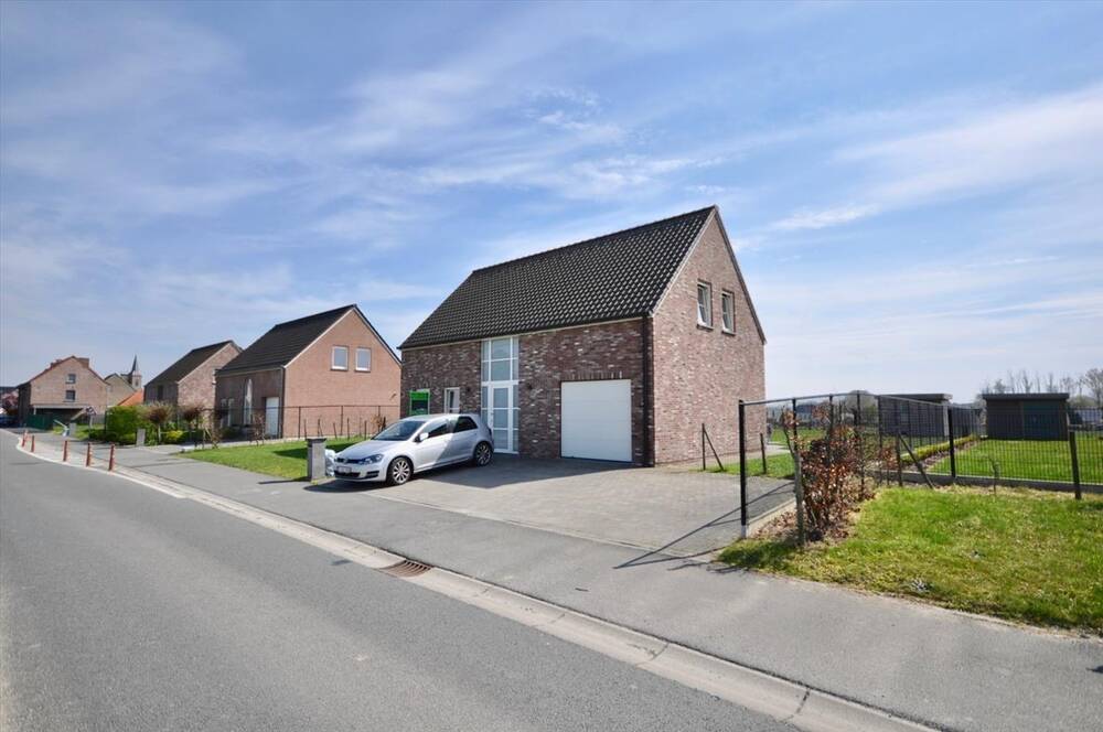 Huis te in Mont-de-l'Enclus 7750 1050.00€ 3 slaapkamers m² - Zoekertje 443013