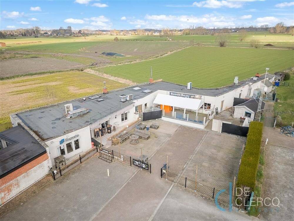 Handelszaak te  koop in Laarne 9270 300000.00€  slaapkamers m² - Zoekertje 445523
