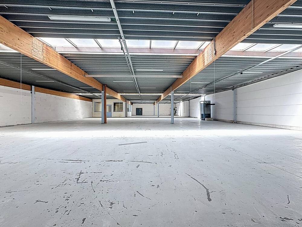 Handelszaak te koop in Sint-Lievens-Houtem 9520 0.00€ slaapkamers m² - Zoekertje 446637