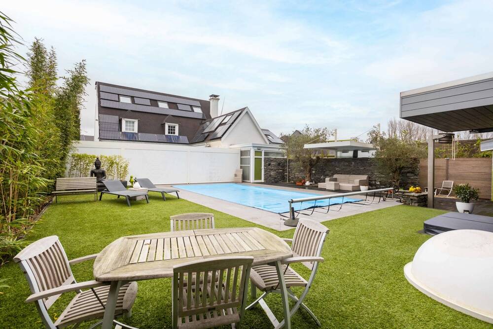 Handelszaak te  koop in Erembodegem 9320 1099000.00€  slaapkamers 380.00m² - Zoekertje 449773
