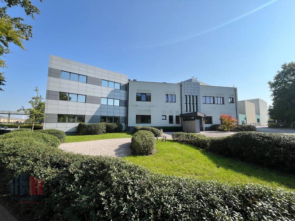 Handelszaak te huur in Zwijnaarde 9052 11440.00€ slaapkamers 1056.00m² - Zoekertje 451727