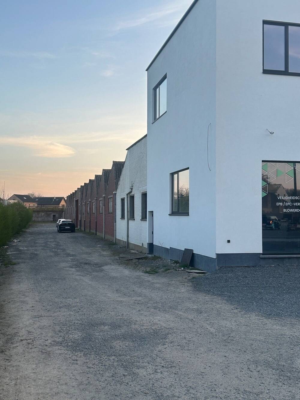 Handelszaak te  huur in Lede 9340 3000.00€  slaapkamers 1000.00m² - Zoekertje 450027
