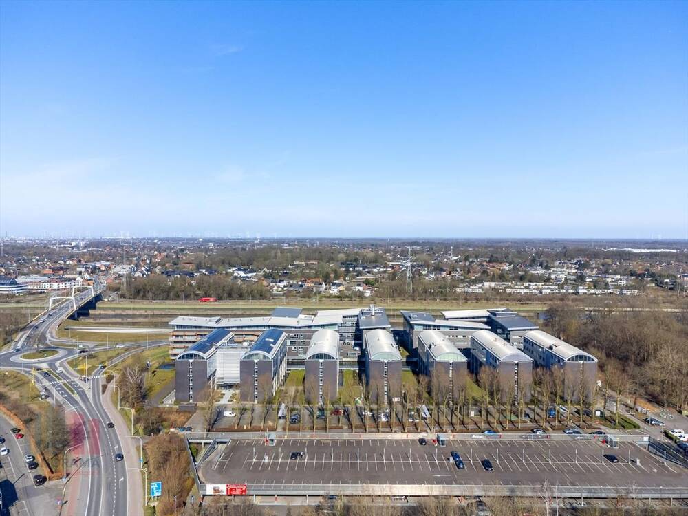 Handelszaak te huur in Merelbeke 9820 8925.00€ slaapkamers 691.00m² - Zoekertje 452024