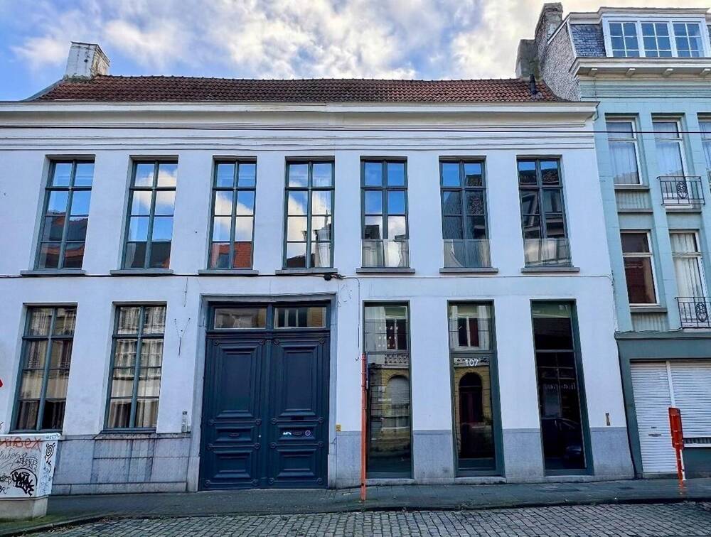 Handelszaak te huur in Gent 9000 2000.00€ slaapkamers m² - Zoekertje 450405