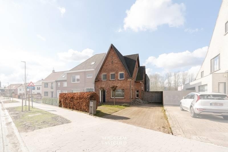Huis te  koop in Sleidinge 9940 565000.00€ 5 slaapkamers 275.00m² - Zoekertje 452470