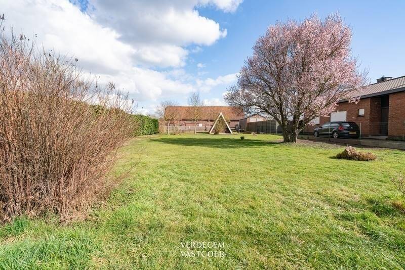 Grond te  koop in Sleidinge 9940 289000.00€  slaapkamers m² - Zoekertje 452385