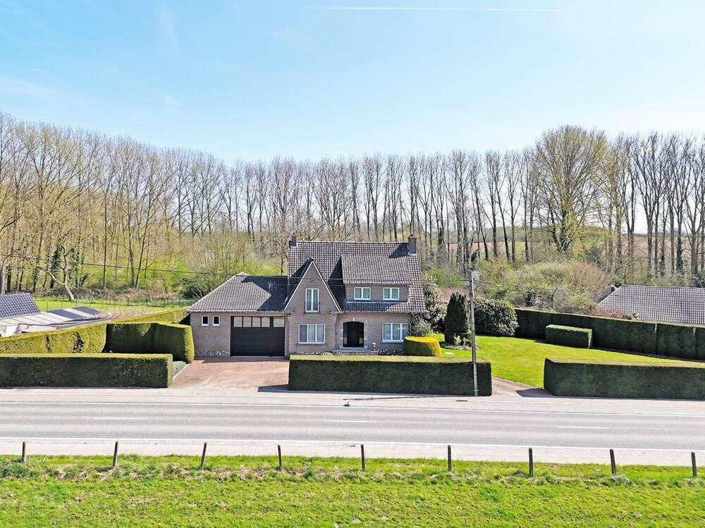 Huis te koop in Sint-Lievens-Houtem 9520 449000.00€ 4 slaapkamers 304.00m² - Zoekertje 453424