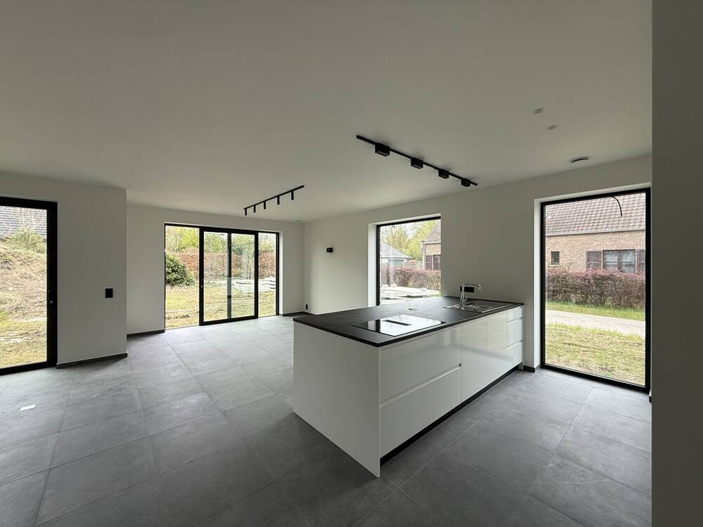Huis te huur in Afsnee 9051 1500.00€ 3 slaapkamers 200.00m² - Zoekertje 453870