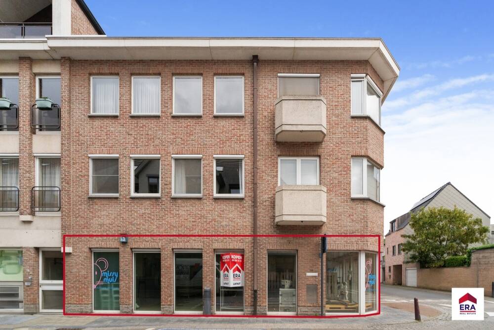 Handelszaak te  koop in Aalter 9880 135000.00€ 0 slaapkamers 105.00m² - Zoekertje 454317