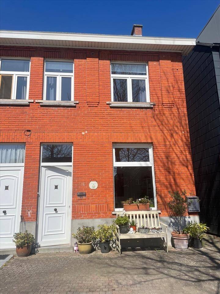 Huis te  koop in Laarne 9270 300000.00€ 2 slaapkamers m² - Zoekertje 454783