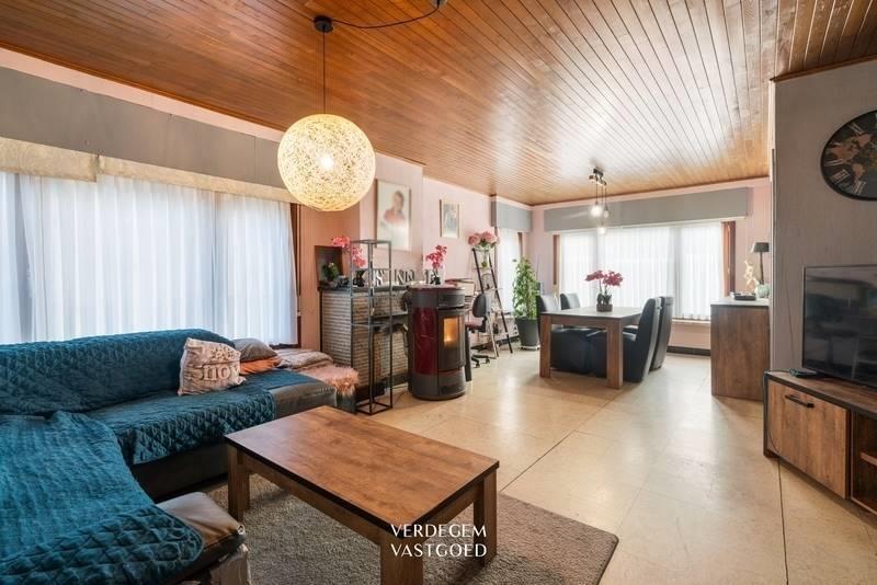 Huis te koop in Ertvelde 9940 295000.00€ 3 slaapkamers 216.00m² - Zoekertje 457415
