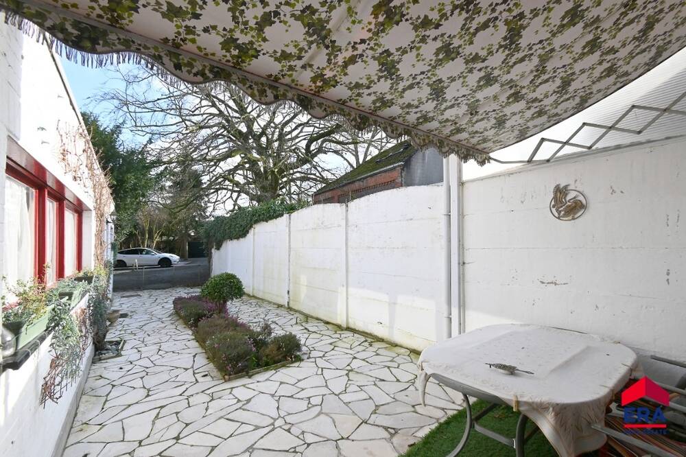 Huis te koop in Eeklo 9900 339000.00€ 5 slaapkamers 320.00m² - Zoekertje 457333