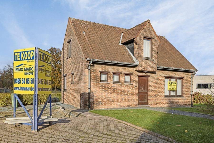 Huis te  koop in Meerbeke 9402 279000.00€ 2 slaapkamers 106.00m² - Zoekertje 459391