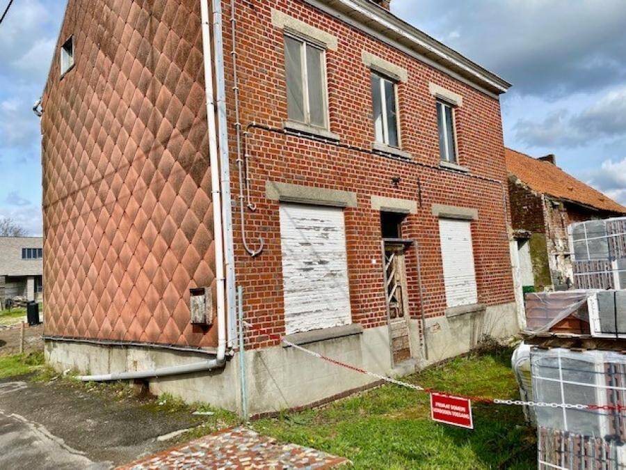 Huis te koop in Smeerebbe-Vloerzegem 9506 130000.00€ 4 slaapkamers 148.00m² - Zoekertje 459386