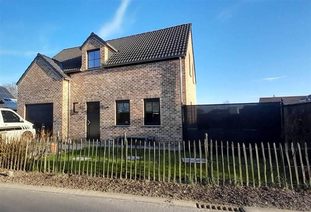 Huis te  koop in Stekene 9190 448000.00€ 5 slaapkamers m² - Zoekertje 458587