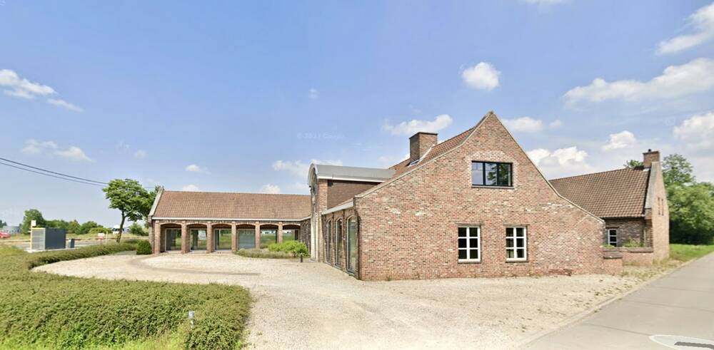Handelszaak te  koop in Ouwegem 9750 1100000.00€  slaapkamers 975.00m² - Zoekertje 460092