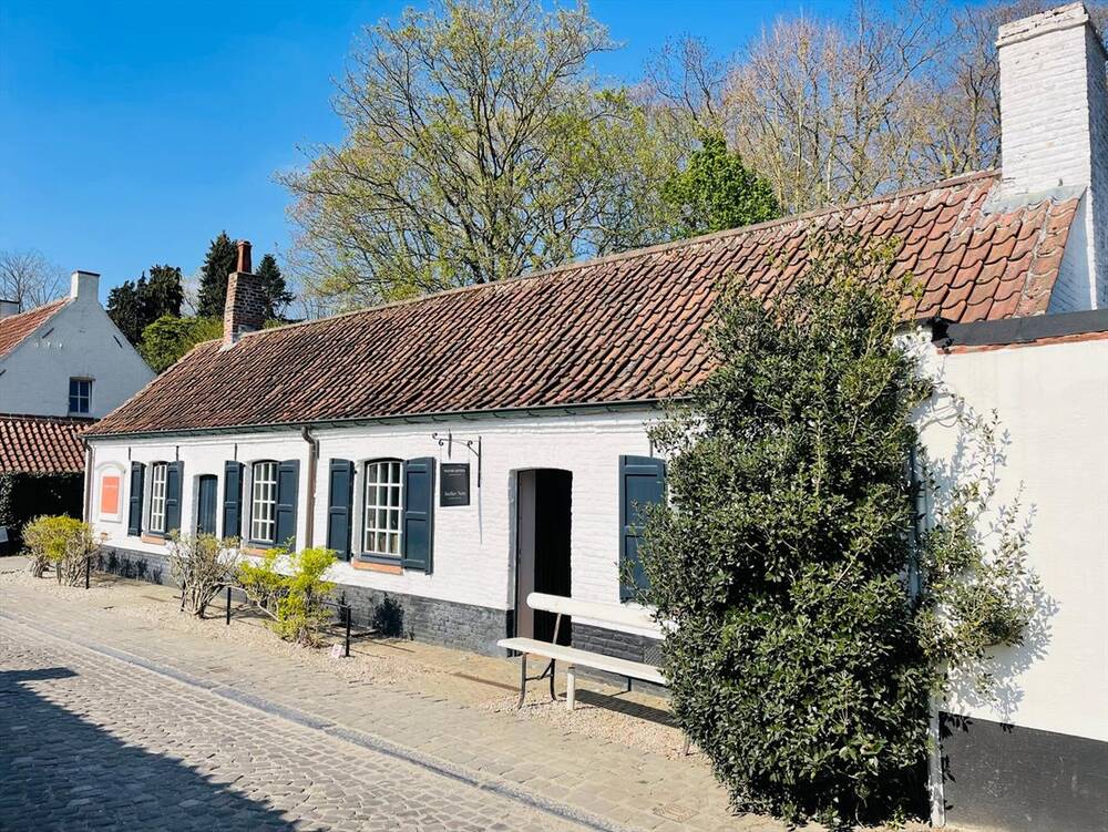 Handelszaak te  huur in Deurle 9831 2600.00€  slaapkamers 155.00m² - Zoekertje 461158
