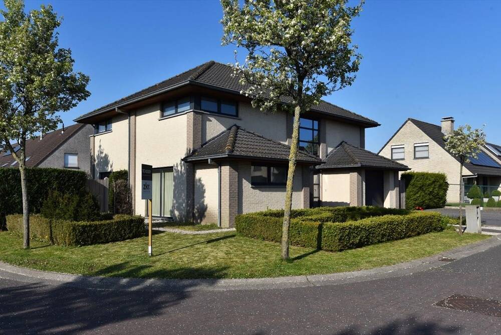 Villa te  koop in Eeklo 9900 629000.00€ 3 slaapkamers 230.00m² - Zoekertje 460480